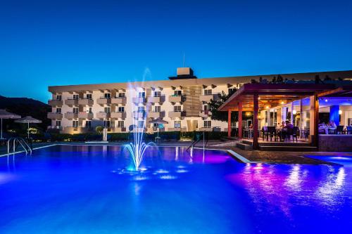 Zoes Hotel & Suites - image 13
