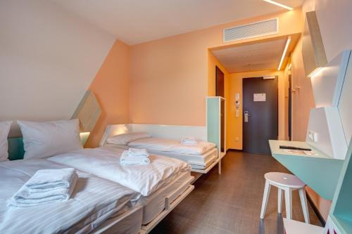 MEININGER Hotel Heidelberg Hauptbahnhof - main image