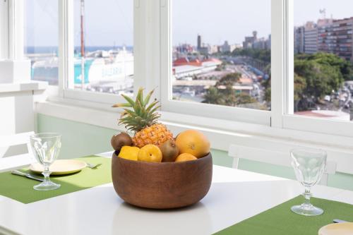 Frontline Santa Cruz with sea view - image 10