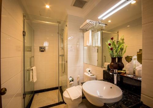 Deluxe Room room in Hotel Shwe Yee