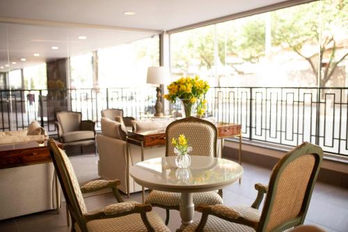 อาหารและเครื่องดื่ม, Hotel Florenca in อเมอริคาน่า