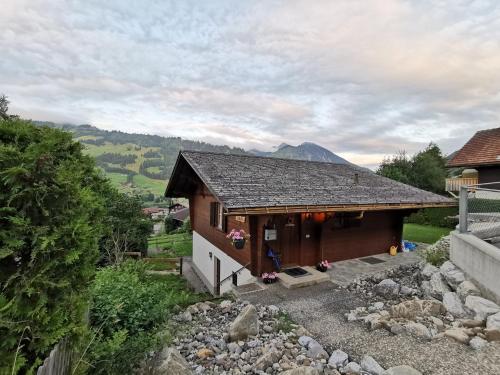 Chalet Solaria 2 bedrooms with mountain and garden view in Zweisimmen, Schweiz