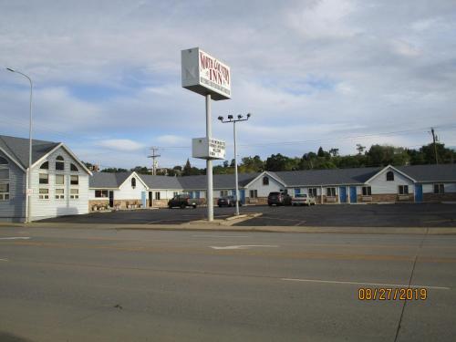 North Country Inn & Suites - Accommodation - Mandan