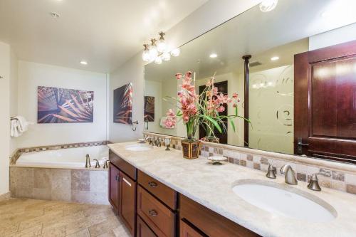 Waipouil Beach Resort Waipouli Beach Resort Gorgeous Luxury Oceanfront! AC Pool secondary