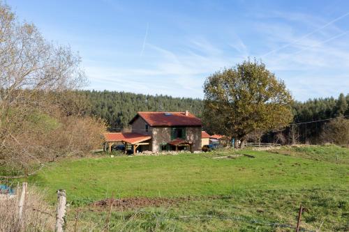 LA CASUCA DE ABANILLAS LA CASUCA DE ABANILLAS