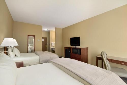 2 queen beds