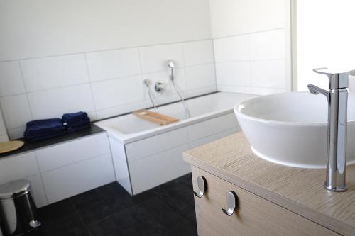 Ferienwohnung Menge 2.4km von Obersulm entfernt