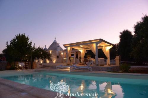  Trullo Milù con Piscina, Pension in San Michele Salentino