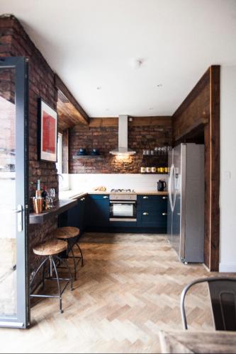 Fabulous House On The Outskirts Of The City, Rusholme, Greater Manchester