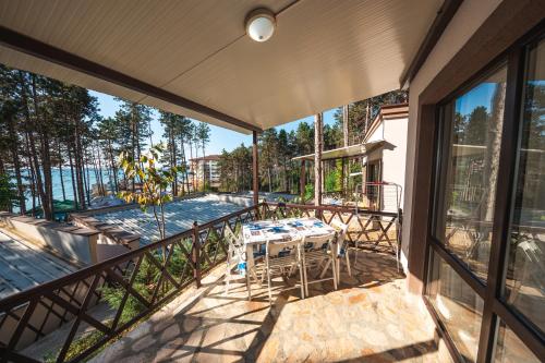 Dream View - image 2