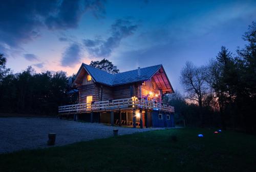 WOODS LODGE PLITVICE LAKES - Chalet - Drežnik Grad