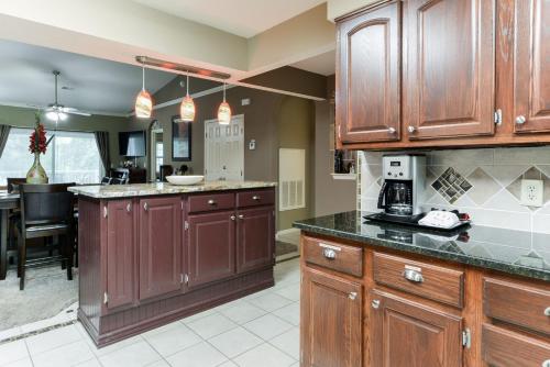 Luxury Condos at Thousand Hills - Heart of Branson - Beautifully remodeled - Spacious and Affordable detail