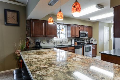 Luxury Condos at Thousand Hills - Heart of Branson - Beautifully remodeled - Spacious and Affordable detail