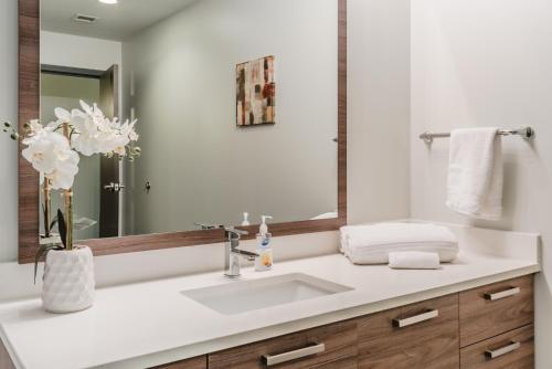 Regal Stays Corporate Apartments - Downtown Dallas in Dallas, USA