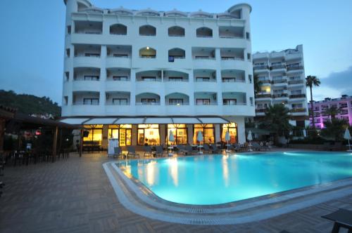 My Dream Hotel - main image