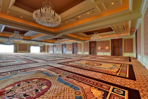 ศูนย์ธุรกิจ, ลิตเติล อเมริกา โฮเต็ล แอนด์ รีสอร์ต ไชแอนน์ (Little America Hotel & Resort Cheyenne) in ไชแอนน์ (WY)