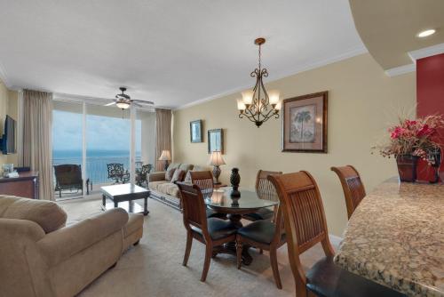 0806 - 1B/2 Bath With Bonus Room. Master Bedroom & Living Room Face the Gulf! - image 4