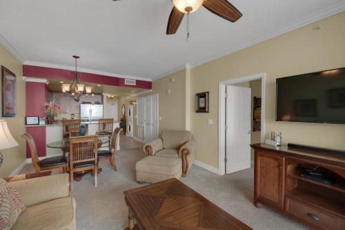 0806 - 1B/2 Bath With Bonus Room. Master Bedroom & Living Room Face the Gulf! - image 5