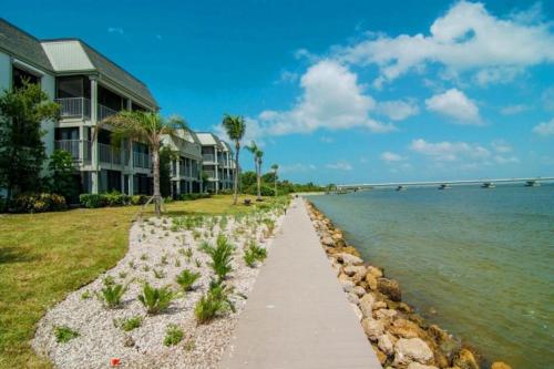 Mariner Pointe #1012 - main image