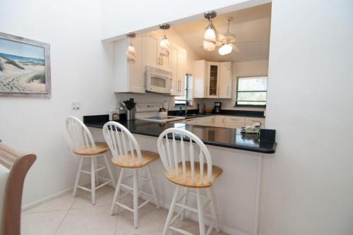 Dolphin Home (East Rocks) - image 13