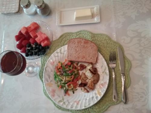 Hanover House Bed and Breakfast – Niagara Falls, NY