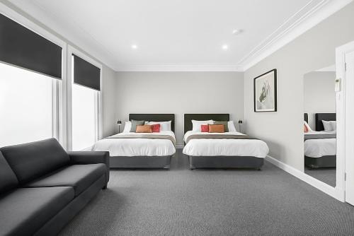 Horse and Jockey Hotel Homebush