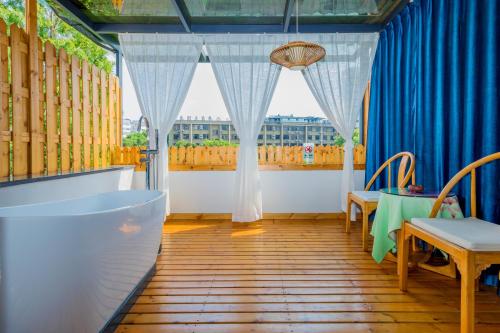 ห้องน้ำ, ริเวอรำไซด์ อินน์ กุ้ยหลิน เซ็นทรัล (Riverside Inn Guilin Central) in กุ้ยหลิน