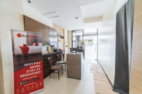 Előcsarnok, RedDoorz near Olongapo Bus Terminal in Subic Bay szabadkikötői zóna