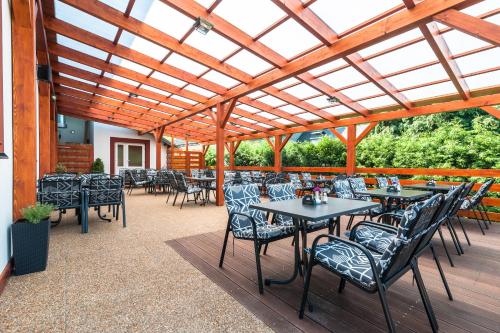 Restaurant, Penzion V Údolí (Penzion V Udoli) in Horní Počaply