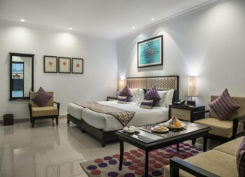 Sarovar Portico Surajkund Faridabad - 화장실