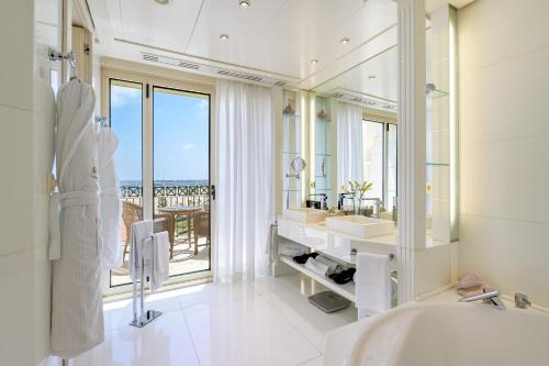 Las Arenas Balneario Resort - image 4