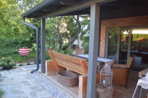 ระเบียง/ชานเรือน, Bootshaus in ไอเซนสตัดท์