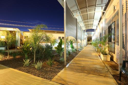 المرافق, Mia Mia House in the Desert in Newman