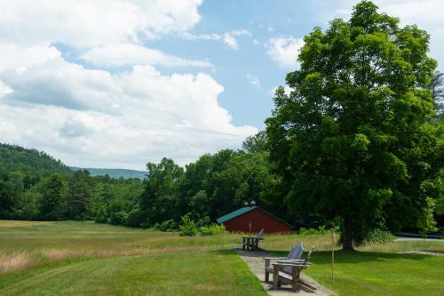 The Lodge at West River - main image