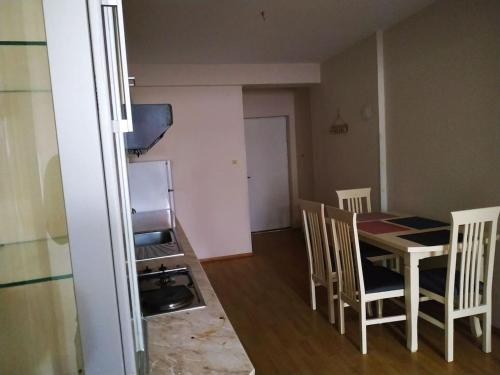 Lovely Apt at the heart of the city&near the lake - image 3