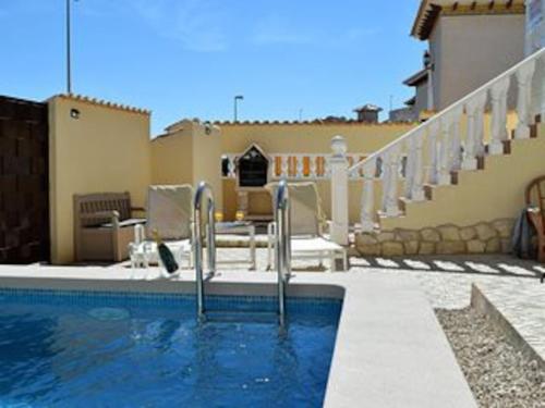  Lower Floor apartment with semi-private salt water pool in Orihuela