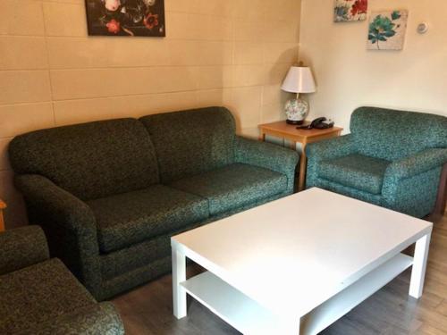 Studio Queen Suite - Non-Smoking