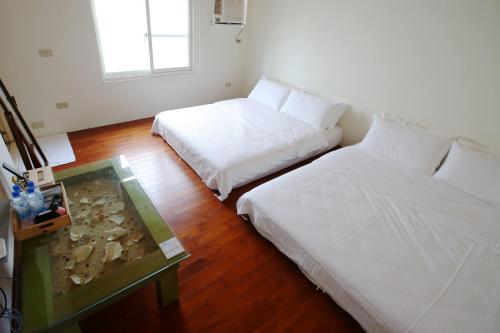 2 queen beds
