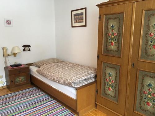 1 twin bed