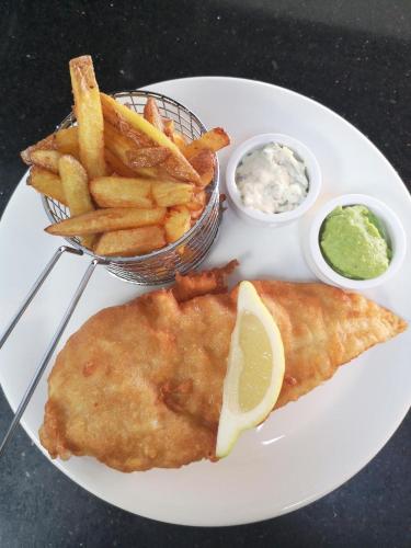 Boathouse Hotel - image 7