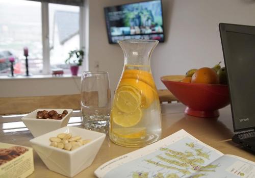 אוכל ומשקאות, Romantic Klaksvik apartment in Klaksvík