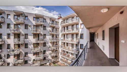 Prince Apartments - image 2