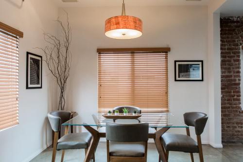 Facilities, Hotel Royal in Long Beach