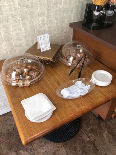 Red Carpet Inn Louisville - 식음료(F&B)