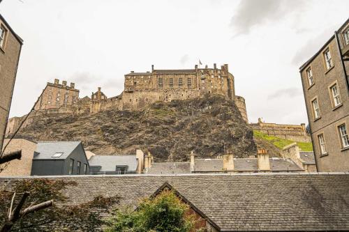 2BR Grassmarket Apartment with Castle View, Edynburg (zdjęcie 4)