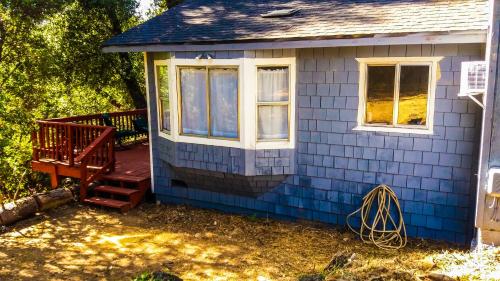 NEW! Cozy & Secluded House w/Deck - Near Yosemite! thumb 2
