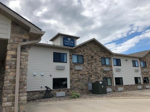 Cobblestone Inn & Suites - Denison | Oak Ridge