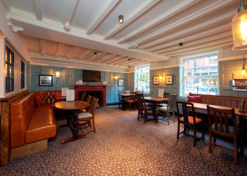 Angel @ KingSt in นัตส์ฟอร์ด