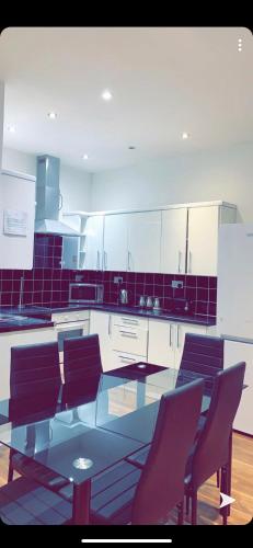 Spacious Shude Hill Apartment With Balcony, Manchester (photo 10)