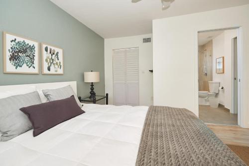 3 bedrooms apartment step from the beach in Fort Lauderdale, USA